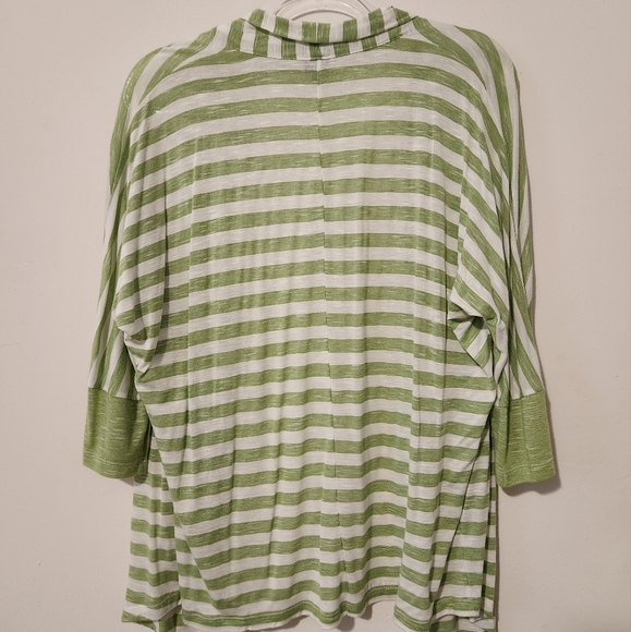 Green and white striped cover-up - Picture 3 of 3